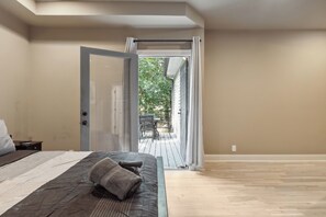 3 bedrooms, iron/ironing board, WiFi, bed sheets - Cabbagetown ATL Gem: Close to Beltline, Art & Local Eats (Atlanta)