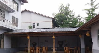 Shizhu Mountain Forest Story Country Inn