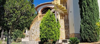 Villa Santos, for 4 people with a great view and a large garden