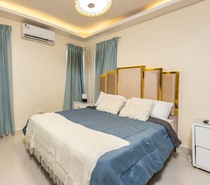 2 bedrooms, iron/ironing board, WiFi, bed sheets - Charming 2-bedroom building in Tranquil Santo Domingo Este with AC (Santo Domingo Este)