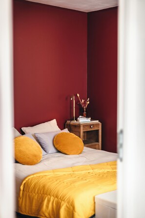 1 bedroom, iron/ironing board, free WiFi, bed sheets