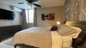 3 quartos, cofres nos quartos, escrivaninha