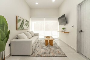 Smart TV - 2 BD w/ Balcony, Gym, Rooftop Pool + Jacuzzi (Playa del Carmen)