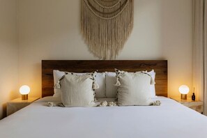 2 quartos, ferros/tábuas de passar roupa, berço de viagem