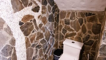 タオル、石鹸、トイレットペーパー