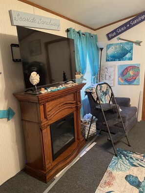 Smart TV - Charming 3-bedroom house with AC and WiFi at Lake Texoma (Kingston)