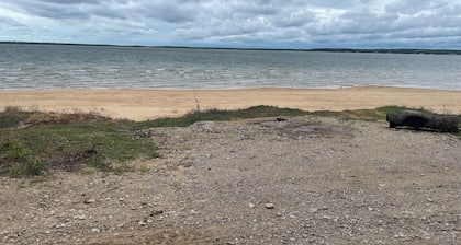 Lake Texaoma 3-bedroom house two bath only a mile from the beach or boat ramps.