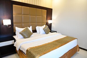 Studio | Memory-foam beds, soundproofing, free WiFi, bed sheets - Al Butat Hotel (Jeddah)