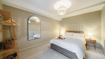 2 habitaciones, tabla de planchar con plancha, wifi y ropa de cama