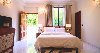 Luxurious Italian Family House: 3 Large Ensuite-Bedrooms With Private Balconies