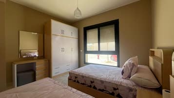 3 bedrooms, iron/ironing board, WiFi