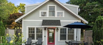 The Ladybug • 2BR Cottage Steps 2 Bearskin Neck • 2 Parking Spaces, Patio, Grill