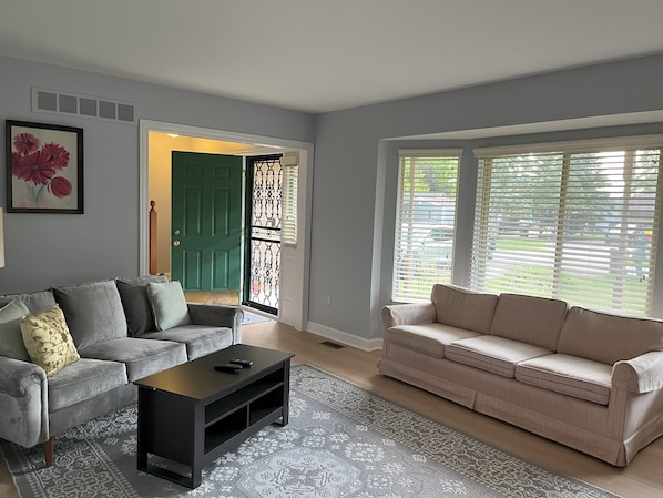 Smart TV - Charming 3-bedroom house with AC and WiFi in wonderful Rochester Hills (Rochester Hills)