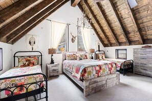 3 camere, una scrivania, ferro/asse da stiro, Wi-Fi