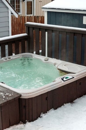 Baignoire à remous extérieure