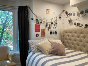 3 bedrooms, iron/ironing board, bed sheets