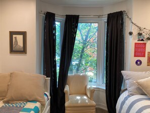 3 bedrooms, iron/ironing board, bed sheets