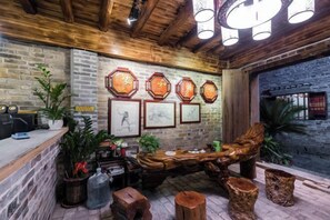 Interior - Fu Man Jia Ke Zhan (Zhaoping)