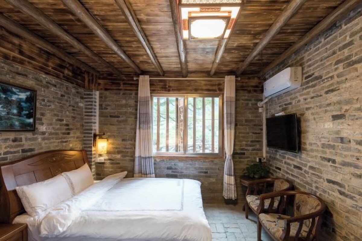 Double Room (Huahaoyueyuan)
