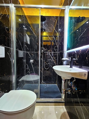 Shower, free toiletries, hair dryer, bidet - HOTEL CASALI (Rome)