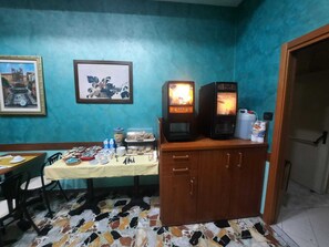 Free daily continental breakfast - HOTEL CASALI (Lazio)