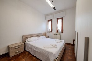 3 bedrooms, desk, iron/ironing board, WiFi - Home Mate - River Side, Rural Fun (Piano di Coreglia)