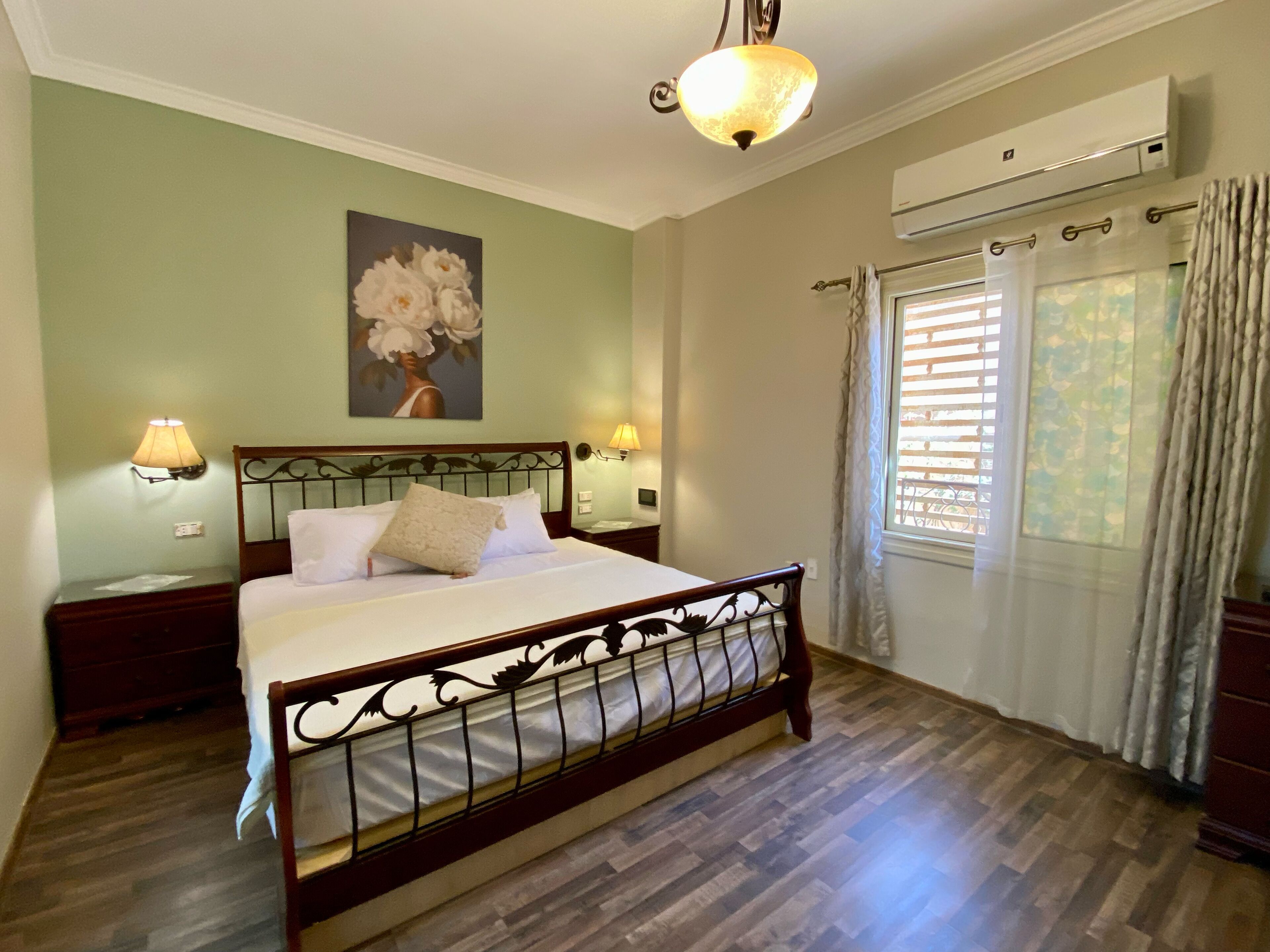 Vila Presidensial, patio, pemandangan kebun | 3 kamar tidur, seprai premium, tempat tidur Select Comfort, dan brankas