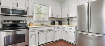 Cozy Bamboo Retreat, Modern Comforts Duplex