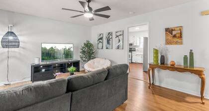 Cozy Bamboo Retreat, Modern Comforts Duplex