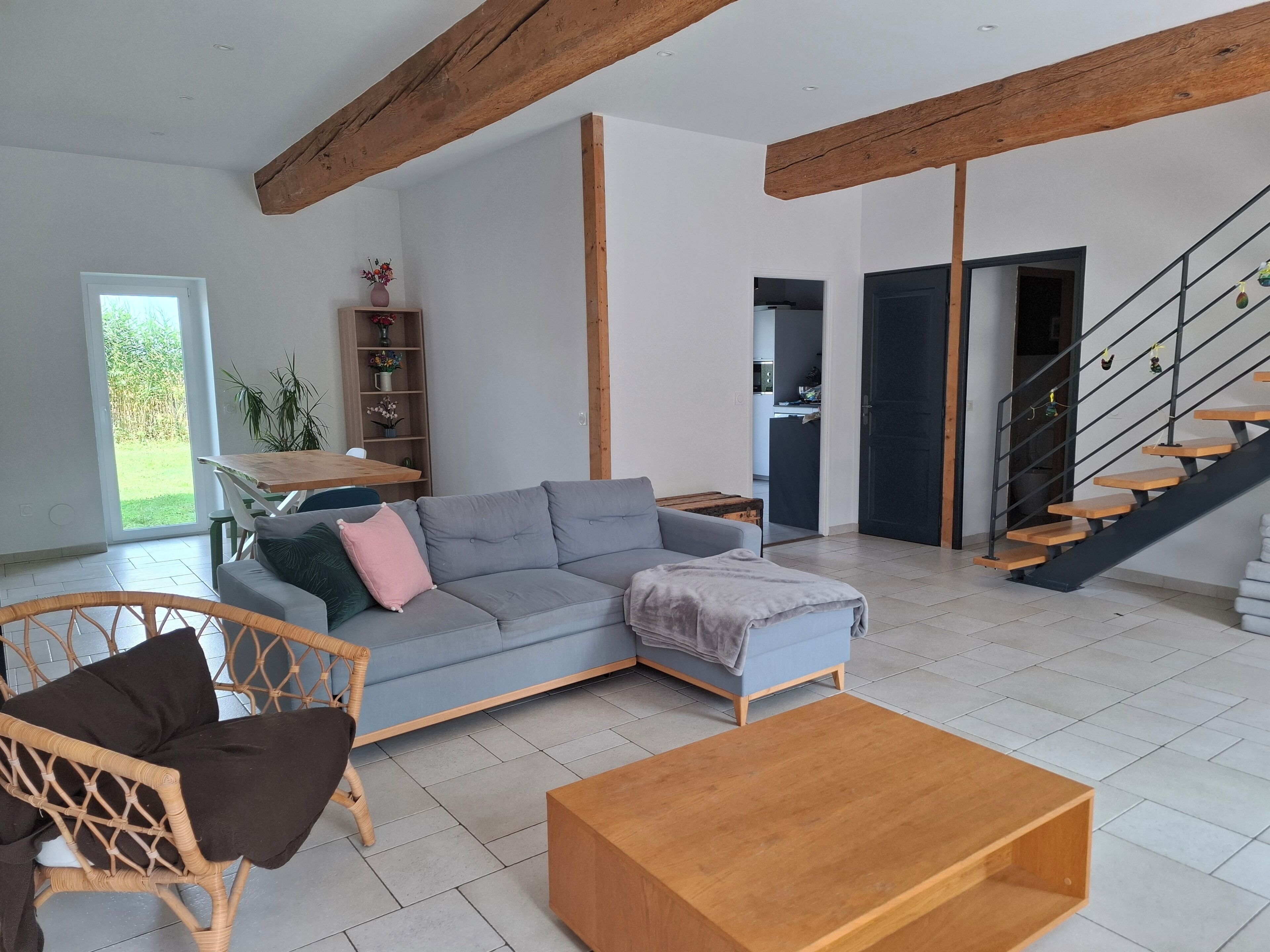 TV, peis, bordtennis og bøker