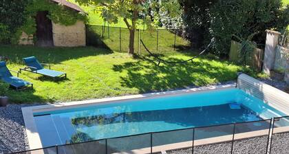 Maison spacieuse et moderne au coeur de la Dombes, proche Lyon avec piscine