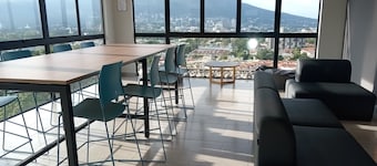 Charming 2-bedroom apartment with AC, fitness room in awesome San Salvador