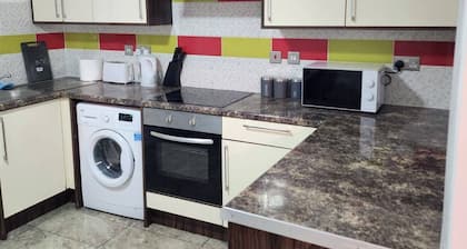 City centre lovely Apartment with the Cheapest Overnight Parking