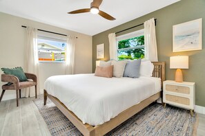 4 bedrooms, desk, iron/ironing board, travel crib