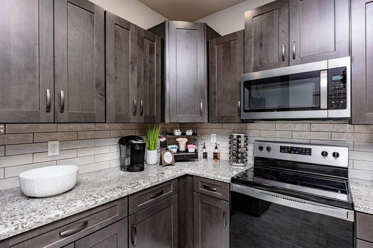 Refrigerador, microondas, horno y lavavajillas 