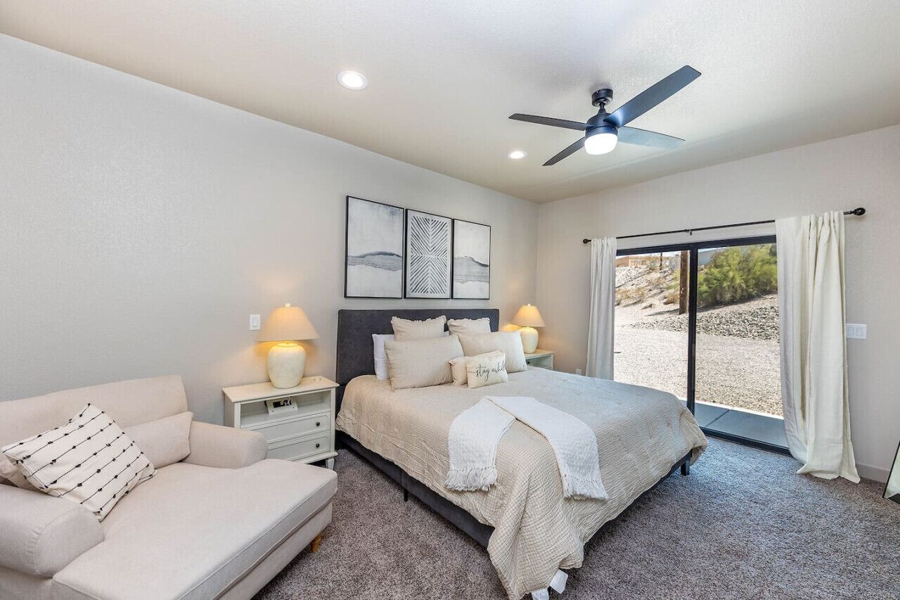 3 bedrooms, desk, free WiFi, bed sheets