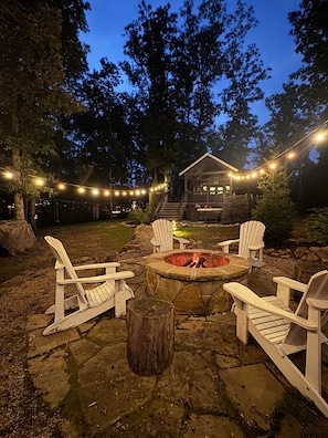 Terrace/patio - Still Waters Tiny Home: Waterfront/HotTub/Kayaks (Tracy City)