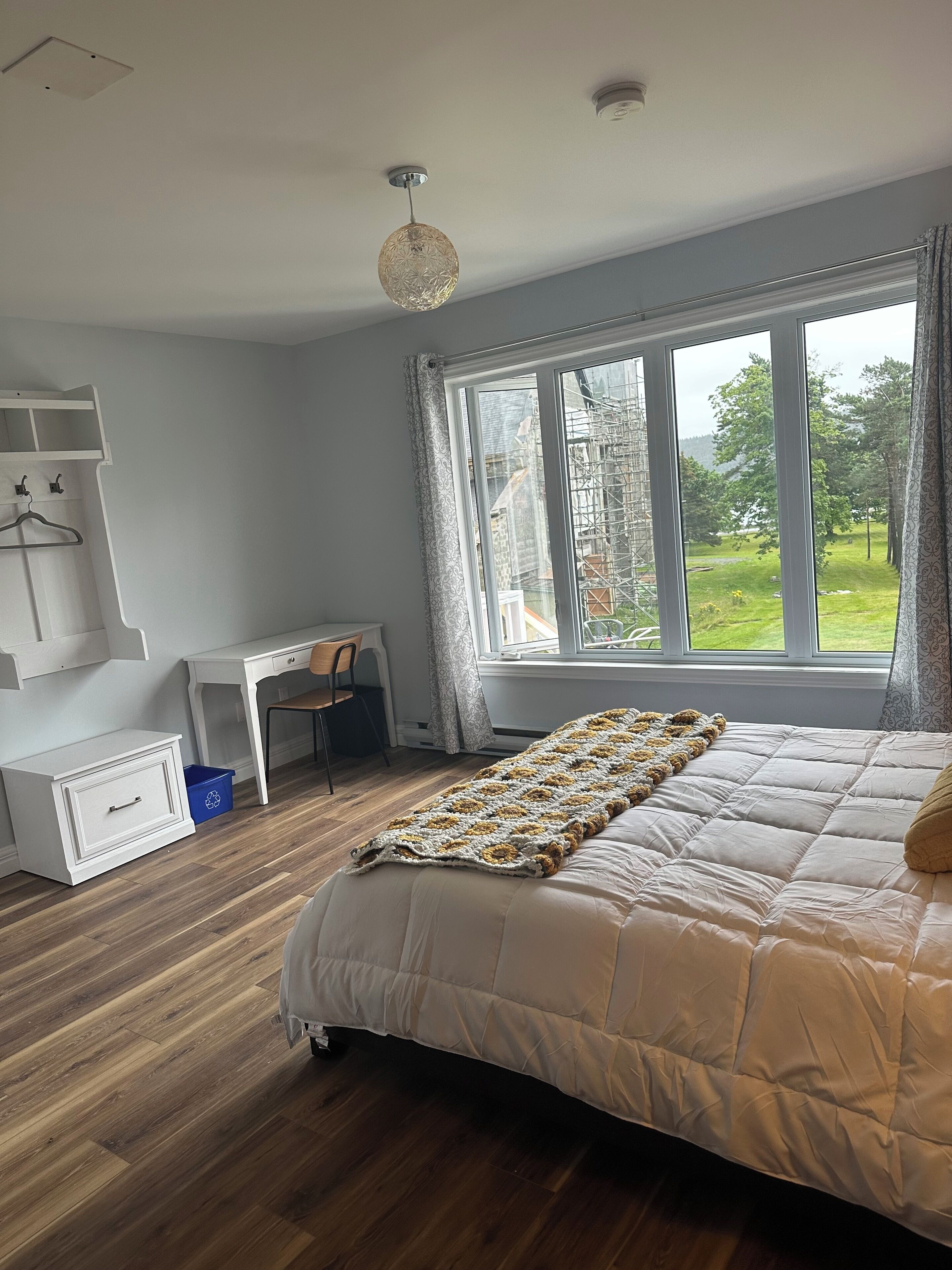 Studio Suite Deluks, 1 Tempat Tidur Queen | Setrika/meja setrika, Wi-Fi gratis, dan seprai linen