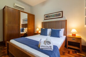 3 bedrooms, iron/ironing board, travel crib, free WiFi