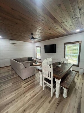 Interior - Montauk State Park Trout Cabin (Salem)