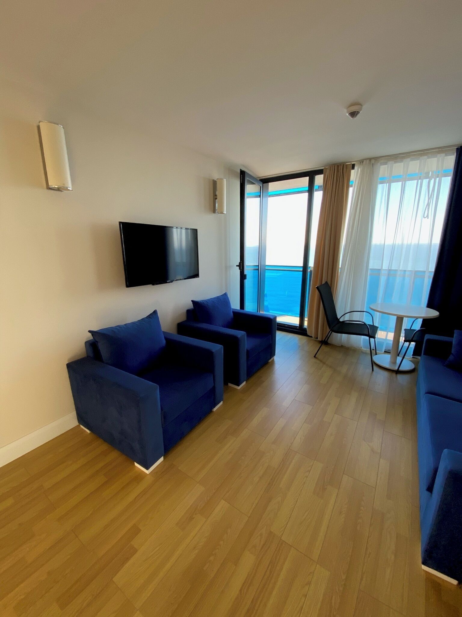 Deluxe Suite, 2 Bedrooms, Balcony, Sea View