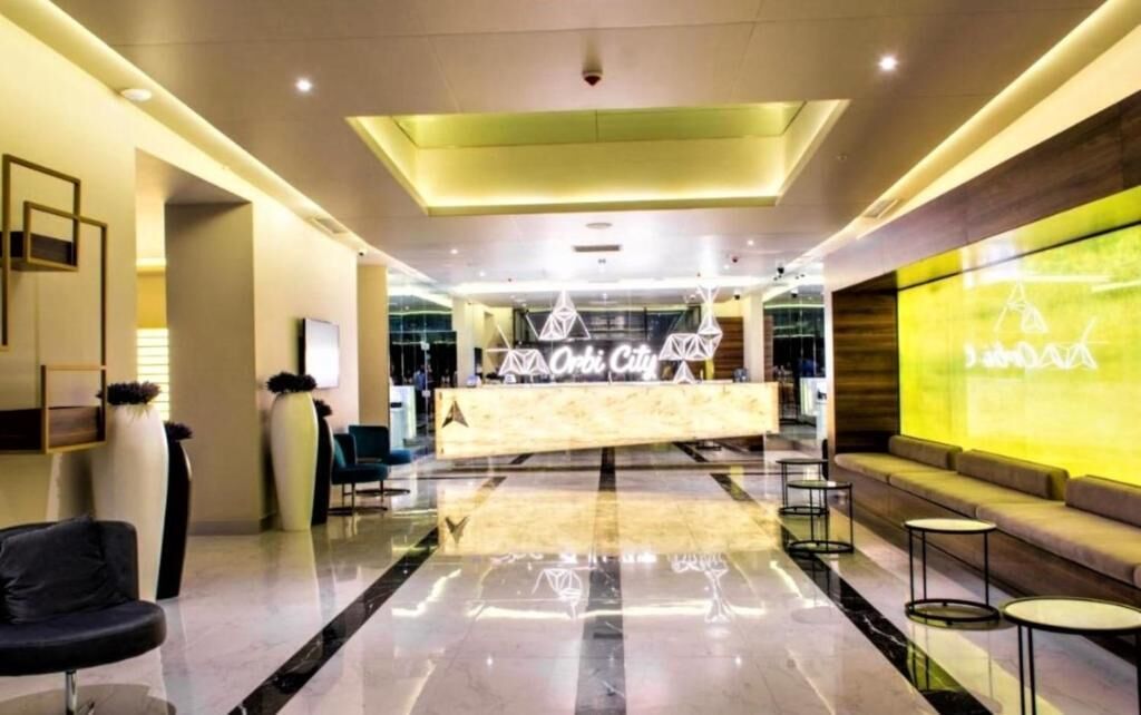 ฝ่ายต้อนรับ