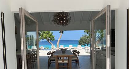 Brand New, Private Oceanfront Villa with Breathtaking Diving in Your Backyard