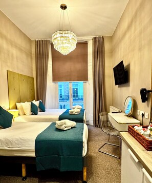 Deluxe Triple Room - Queens Park Premier London Hyde Park (London)