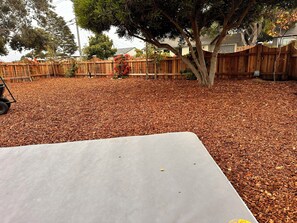 Property grounds - Charming 3-bedroom in Del Rey Oaks with AC, WiFi hot tub & all the hot comforts (Del Rey Oaks)