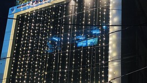 A building with a sign that reads "The Phoenix Hotel 2.0". - Wishotel Premier The Phoenix Hotel 2.O (Indore)
