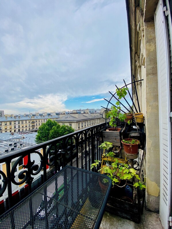 Property grounds - Luxueux Appartement Parisien Rénové Avec vue Époustouflante sur Montmartre (Paris)