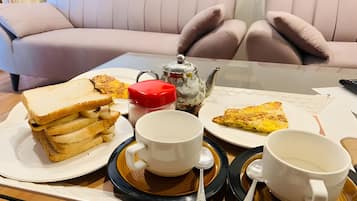 Desayuno continental gratuito y diario