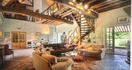 Charming gîte, benefiting from absolute calm and generous natural surroundings.