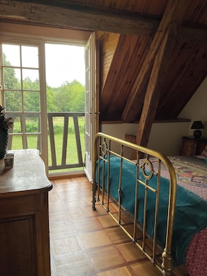 7 bedrooms, iron/ironing board, travel cot, free WiFi